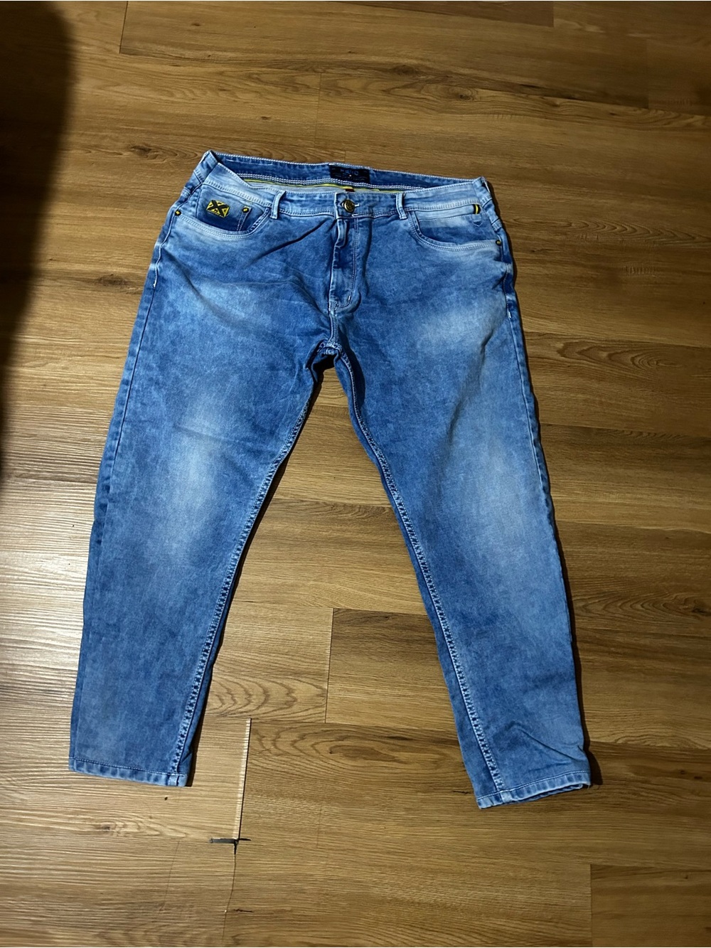 Slim Straight Men's Jeans in Light Blue Wash